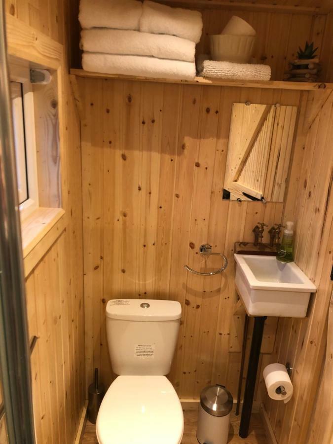 Clydesdale Shepherds Hut Belfast Exterior foto