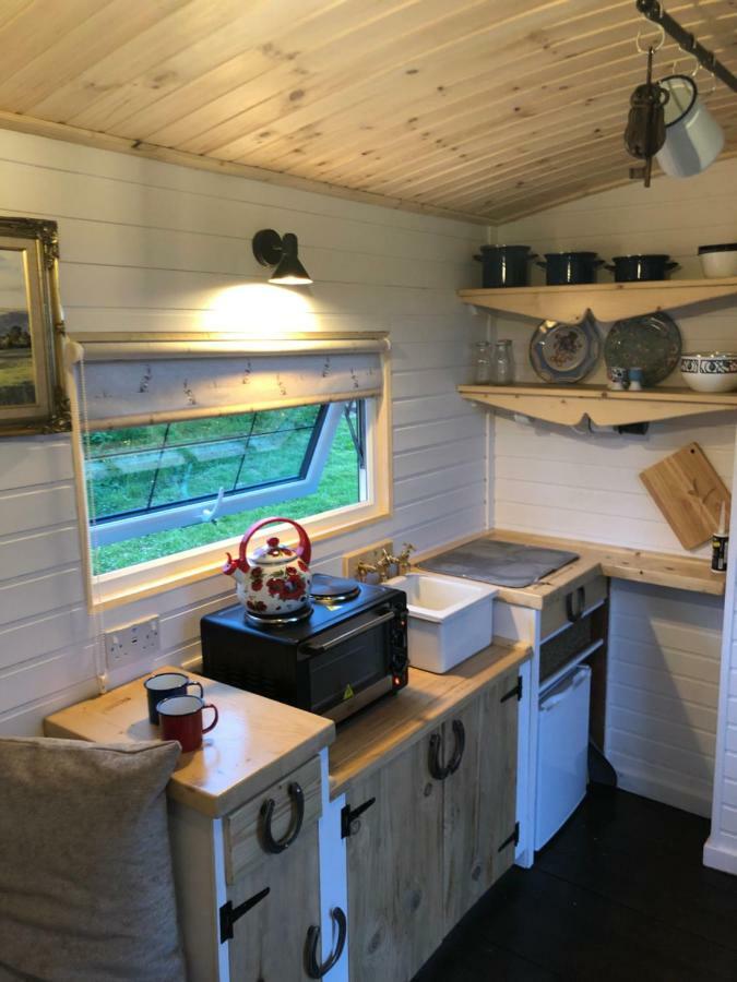 Clydesdale Shepherds Hut Belfast Exterior foto